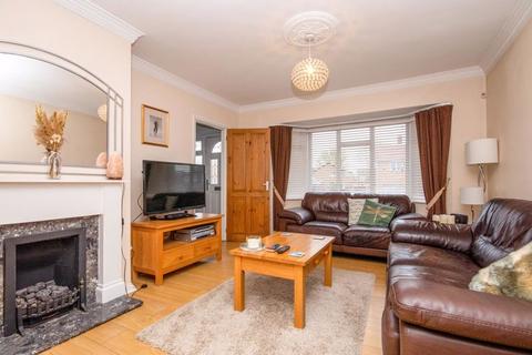 197 Hutton Drive, Hutton, Brentwood, CM13 1QZ