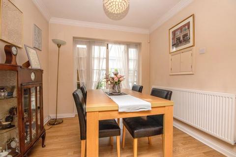 197 Hutton Drive, Hutton, Brentwood, CM13 1QZ