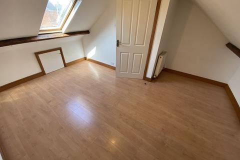 3 bedroom end of terrace house to rent, Hunnyhill, Newport