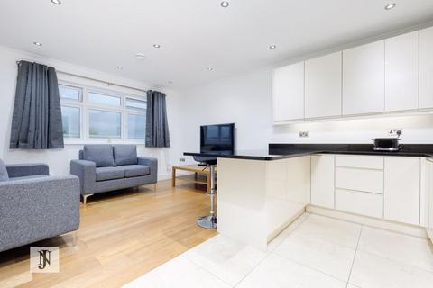 2 bedroom apartment to rent, Grovelands Court Chase Road, London N14