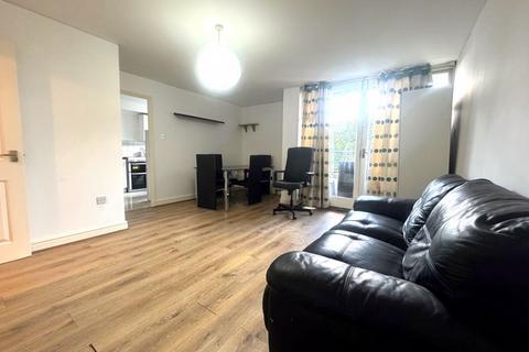 2 bedroom apartment to rent, Fishguard Way, London