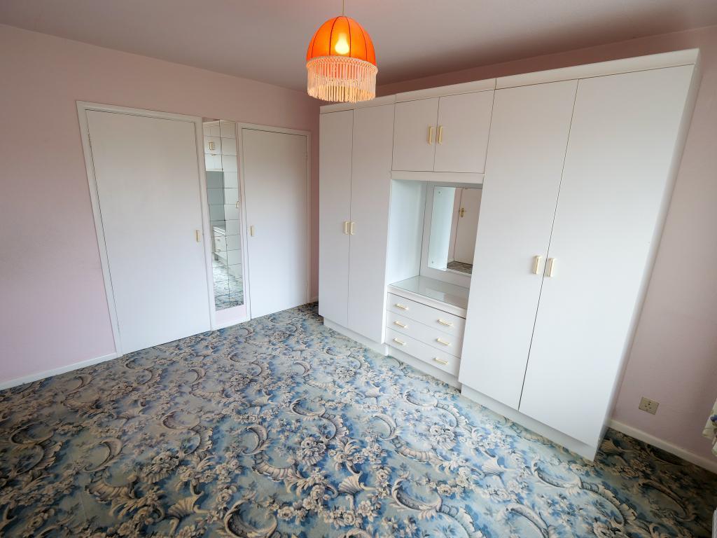 Master Bedroom Dual Aspect