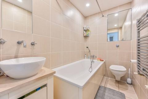 2 bedroom flat for sale, Candlemakers Apartments, York Road, Battersea, London, SW11