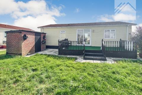 2 bedroom park home for sale, Kings Park, Creek Road, Canvey Island
