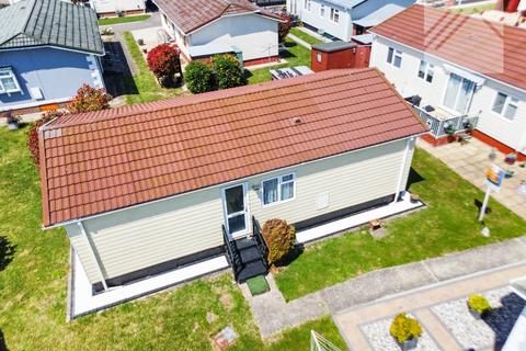 2 bedroom park home for sale, Kings Park, Creek Road, Canvey Island