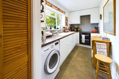 1 Coombes Close, Shipton Under Wychwood, Chipping Norton, OX7 6BU