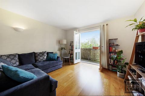 2 bedroom flat for sale, Pinnata Close, Enfield EN2