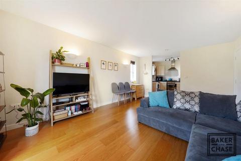 2 bedroom flat for sale, Pinnata Close, Enfield EN2