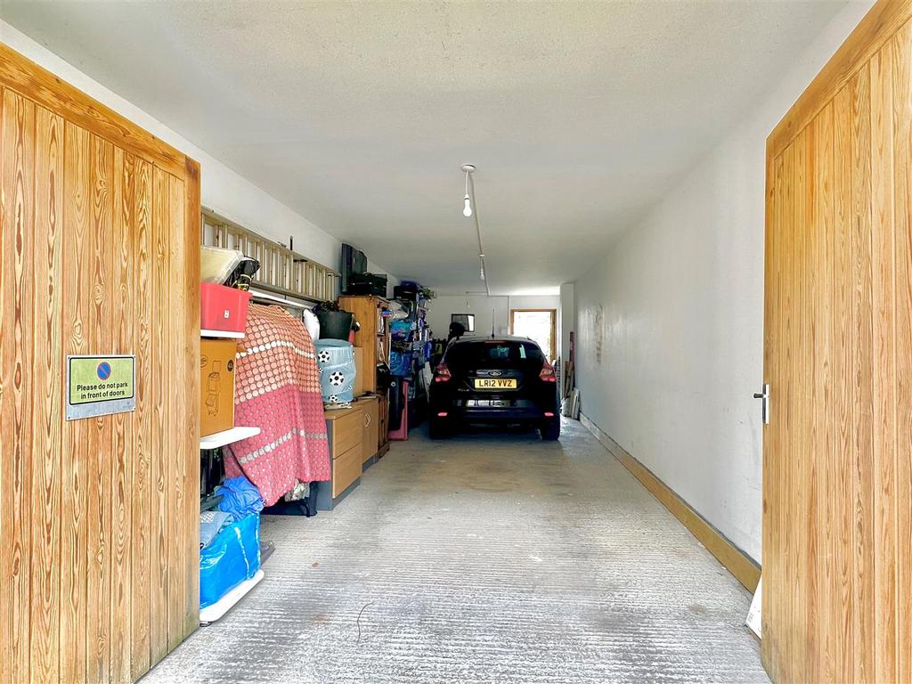 Tandem Garage