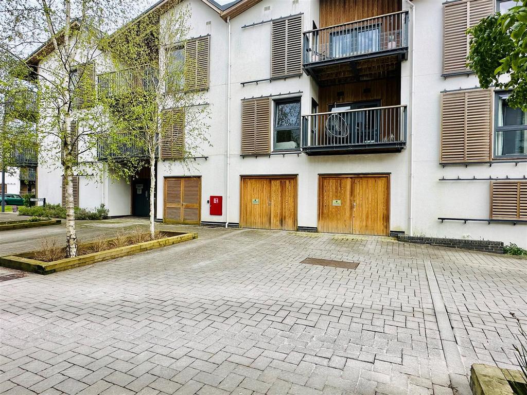 Tandem Garage