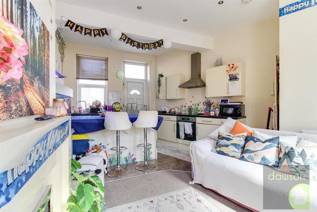 Lounge/Kitchen