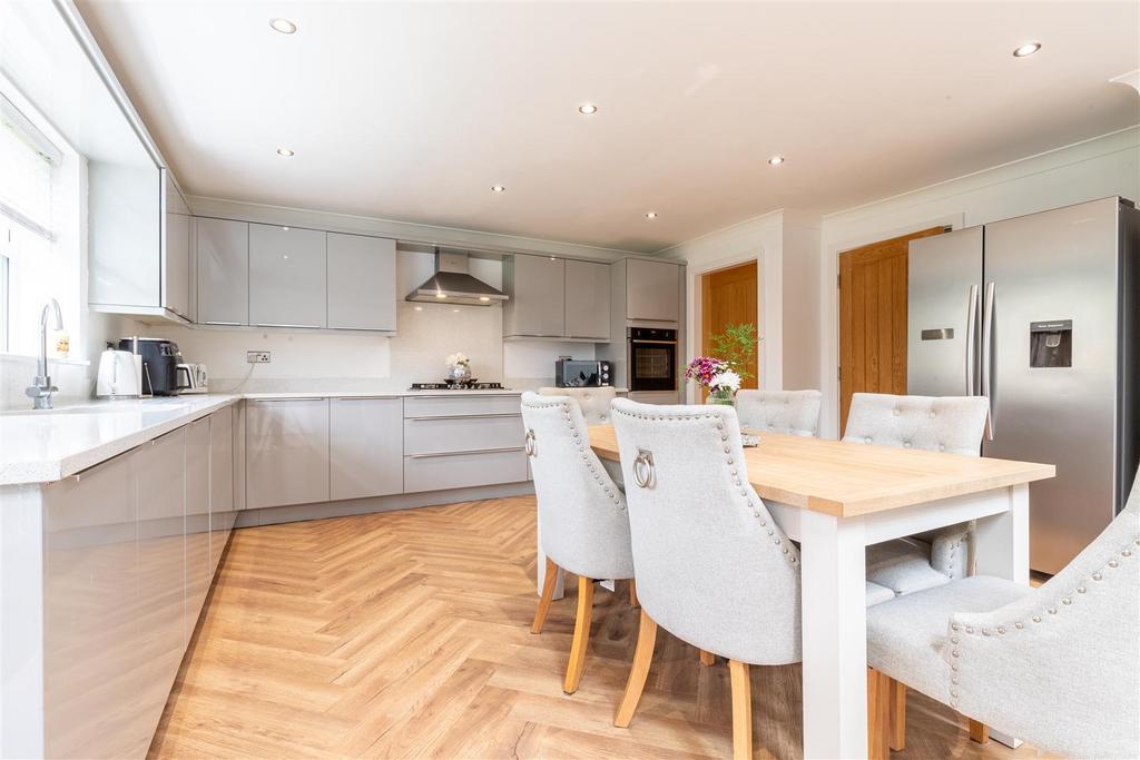 Additional kitchen photos