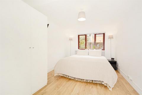 2 bedroom flat for sale, New Goulston Street, London E1