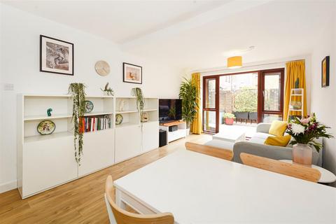 2 bedroom flat for sale, New Goulston Street, London E1