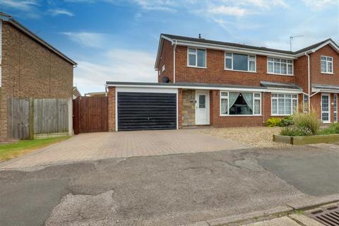 3 bedroom semi-detached house for sale, Gilders Way, Clacton On Sea, Essex, CO16 8UB, Clacton-On-Sea CO16