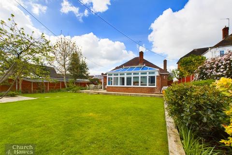 3 bedroom detached bungalow for sale, Fambridge Road, Maldon