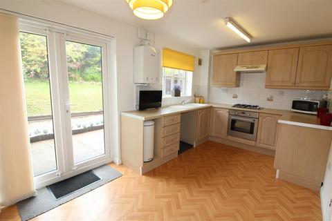 3 bedroom end of terrace house for sale, St. Madoc Close, Blackwood NP12