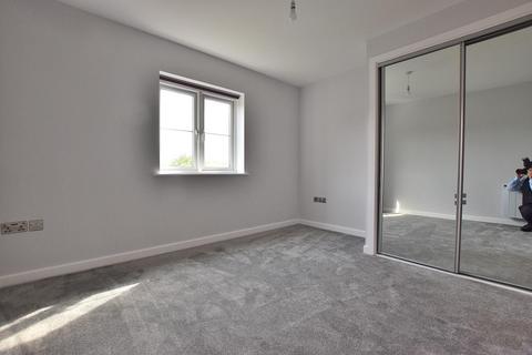 2 bedroom flat to rent, Haslers Lane, Dunmow