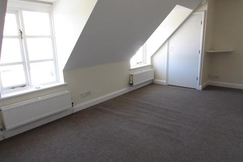 3 bedroom apartment to rent, Crompton Street, Warwick