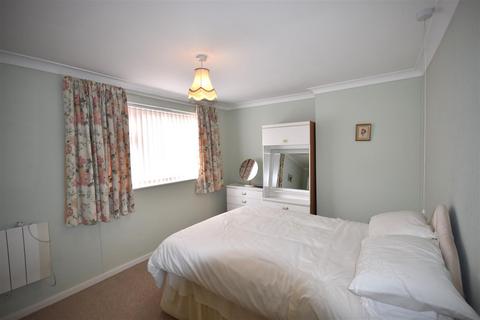 2 bedroom end of terrace house for sale, Moorland Road, Goole