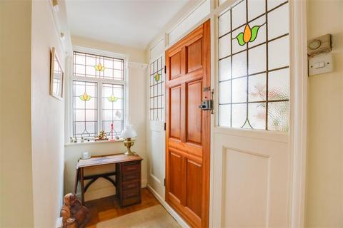 42 Ash Grove, Whitchurch, Cardiff, CF14 1BG