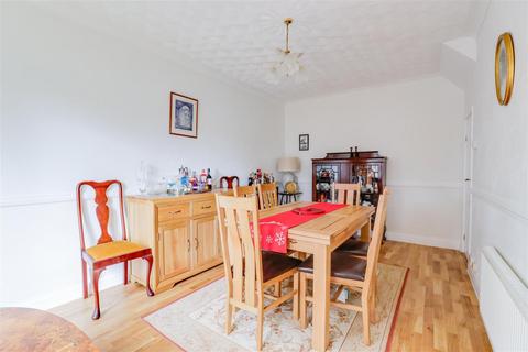 42 Ash Grove, Whitchurch, Cardiff, CF14 1BG