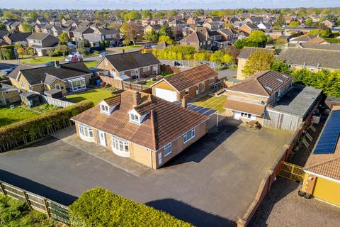 6 bedroom detached bungalow for sale, Woolram Wygate, Spalding