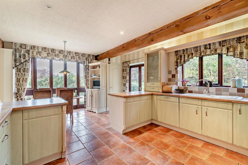 8588316-interior14-800.jpg
