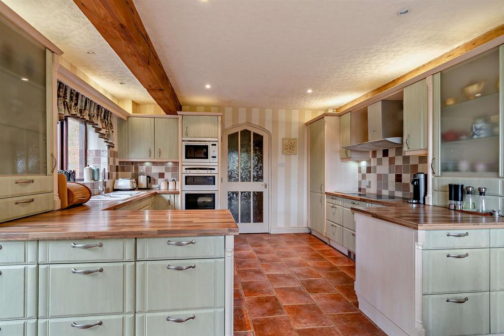 8588316-interior17-800.jpg