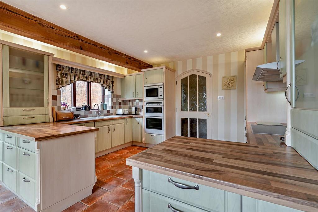 8588316-interior18-800.jpg