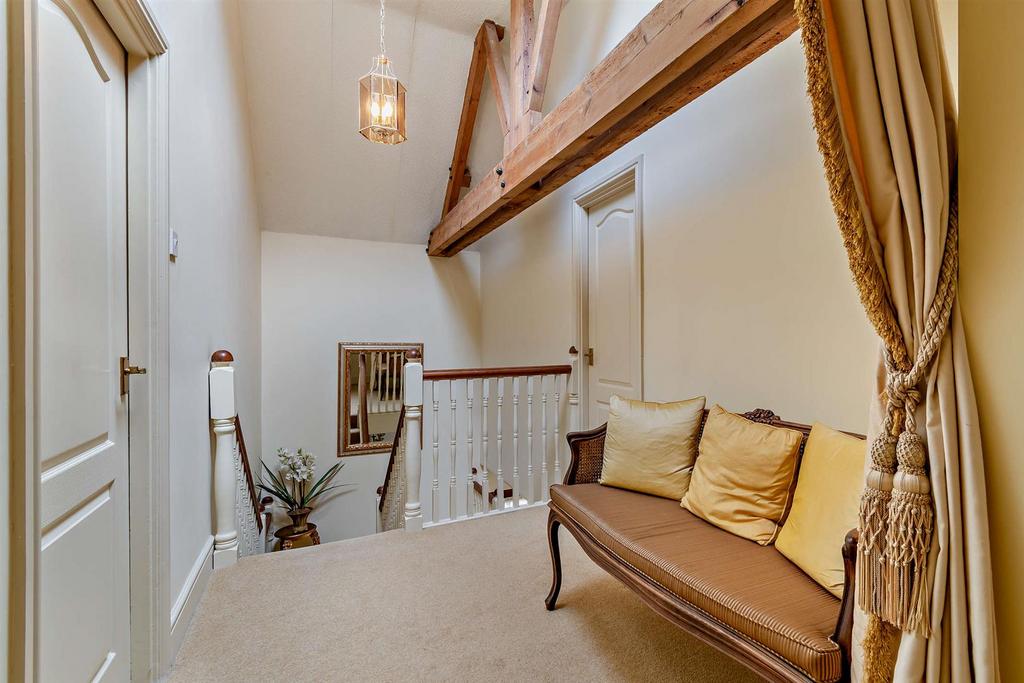 8588316-interior12-800.jpg