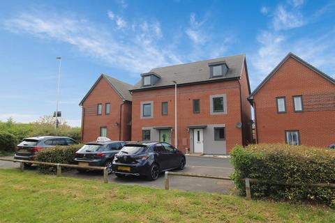 4 bedroom semi-detached house to rent, Shale Row, Tithebarn, Exeter