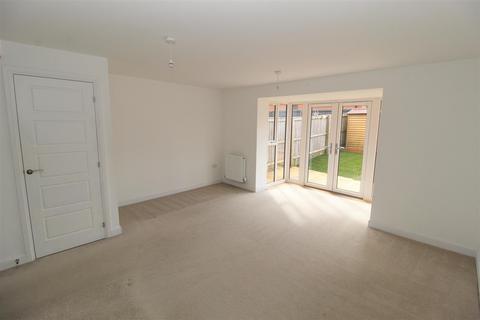 4 bedroom semi-detached house to rent, Shale Row, Tithebarn, Exeter