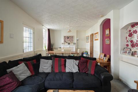 232 Warminster Road, Sheffield, S8 8PR