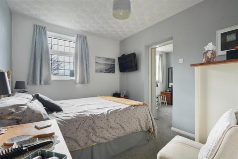 232 Warminster Road, Sheffield, S8 8PR
