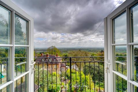 2 bedroom detached house for sale, Holywell Road, Malvern WR14