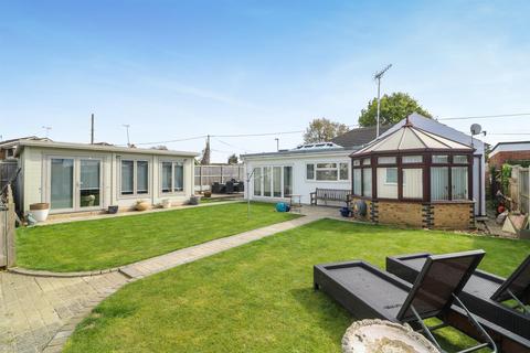 4 bedroom detached bungalow for sale, Hullbridge Road, South Woodham Ferrers