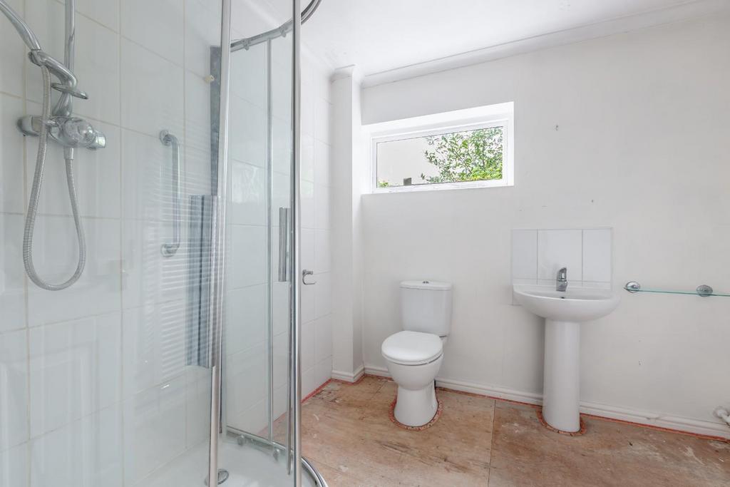 SHOWER ROOM-1.jpg