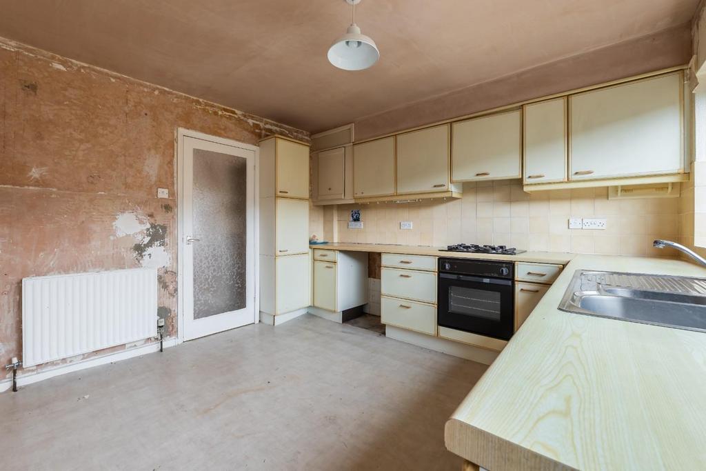 KITCHEN-1.jpg