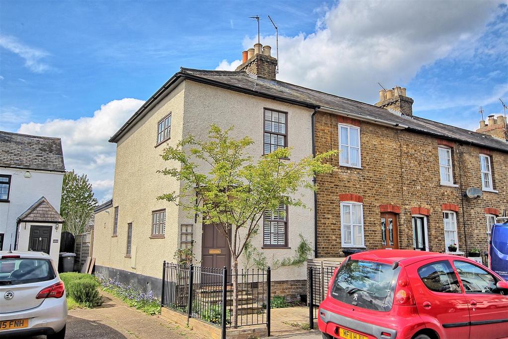 High Oak Road, Ware SG12 2 bed end of terrace house £425,000