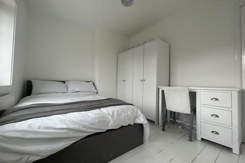 2 bedroom semi-detached house for sale, Bowers Road, Sevenoaks TN14