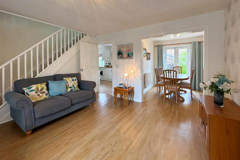 9 Plas Gwernen, Barry, CF63 1AR