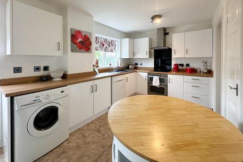 9 Plas Gwernen, Barry, CF63 1AR
