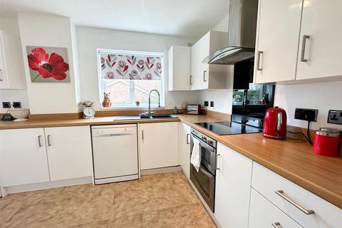 9 Plas Gwernen, Barry, CF63 1AR