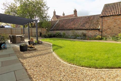 Old Stables Main Road, Hawksworth, Nottingham, NG13 9DD