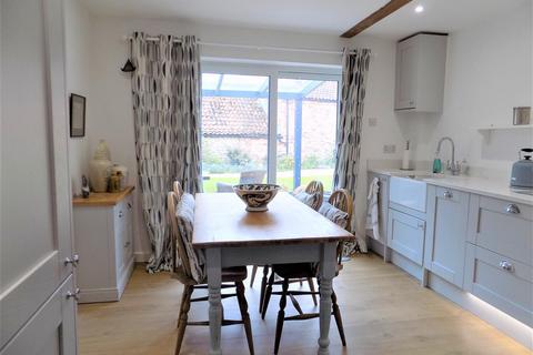 Old Stables Main Road, Hawksworth, Nottingham, NG13 9DD