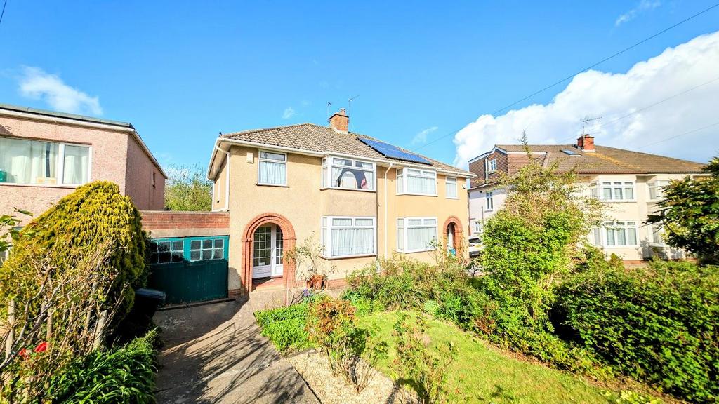 Everest Road, Fishponds, Bristol 3 bed semidetached house for sale £