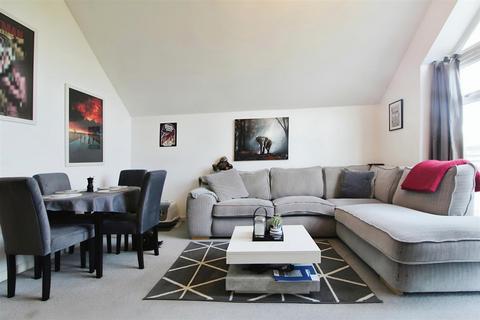 2 bedroom flat for sale, Jupiter Court, Slough