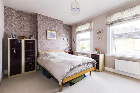 3 Gloucester Road, Enfield, EN2 0EX