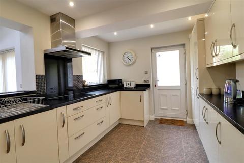 3 bedroom detached house for sale, Oakhurst Drive, Crewe